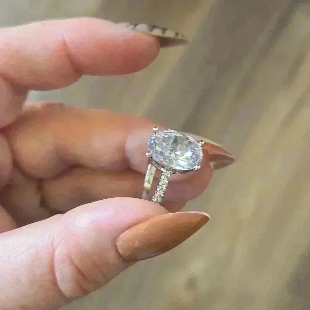 N/A stunning oval‑cut